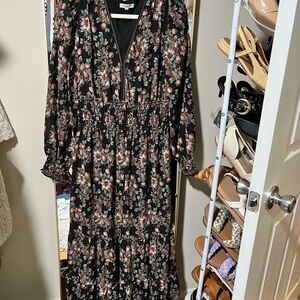 Max Studio Black Floral Long Sleeve Dress